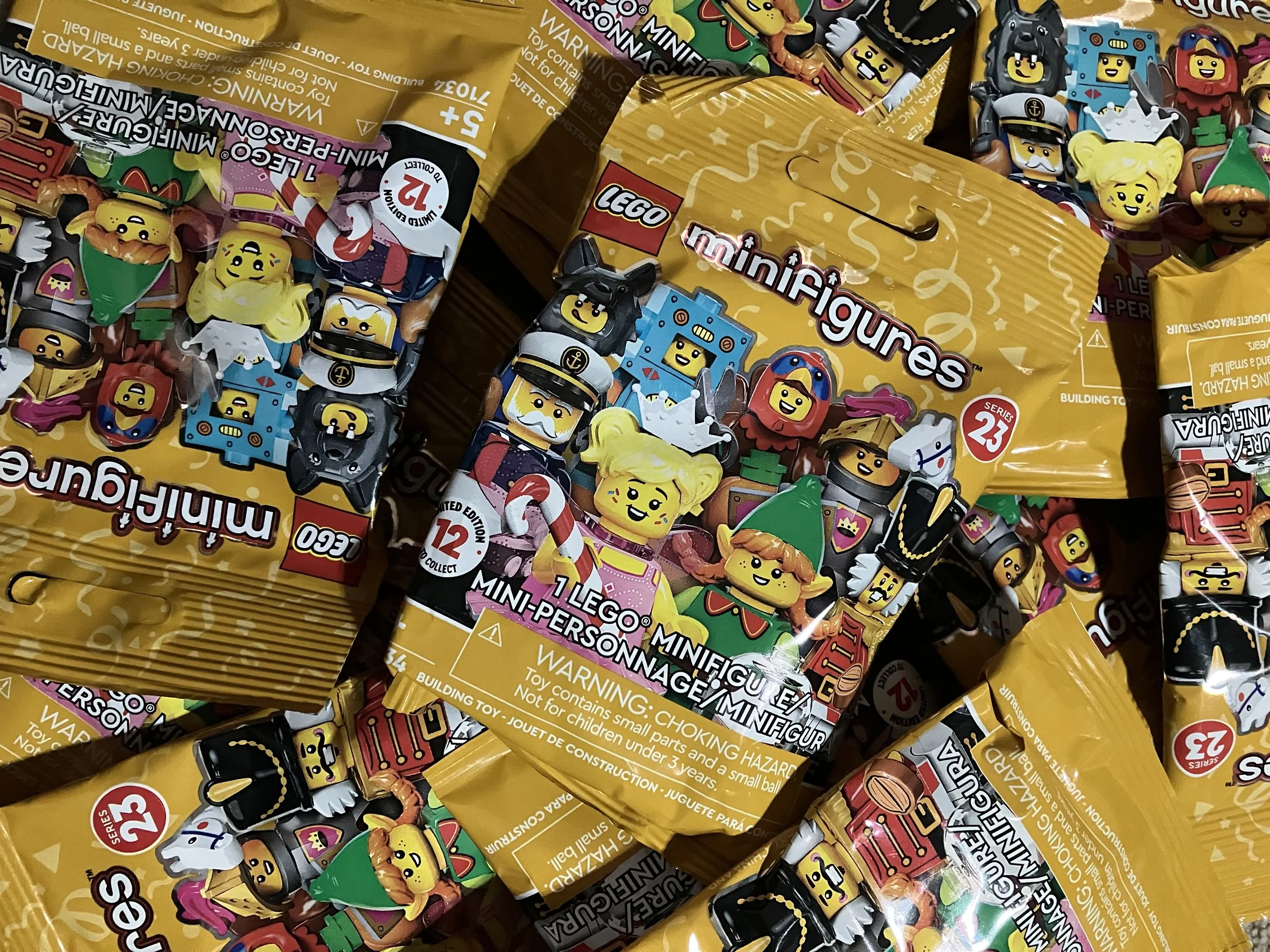 Set Review: #71034 - Series 23 Collectible Minifigures
