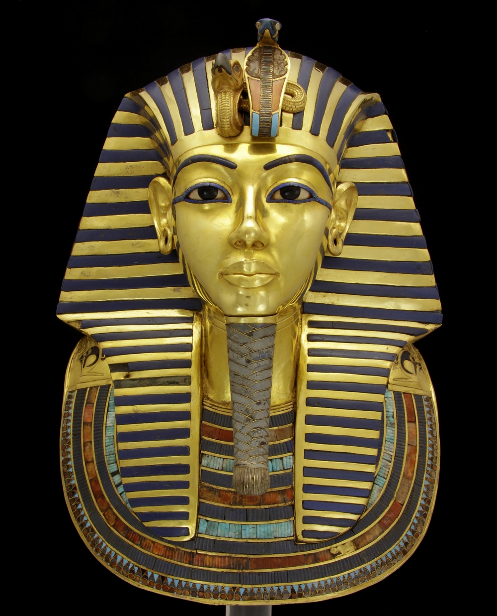 The first hi-res photo of Tutankhamun's restored golden mask — NILE Magazine