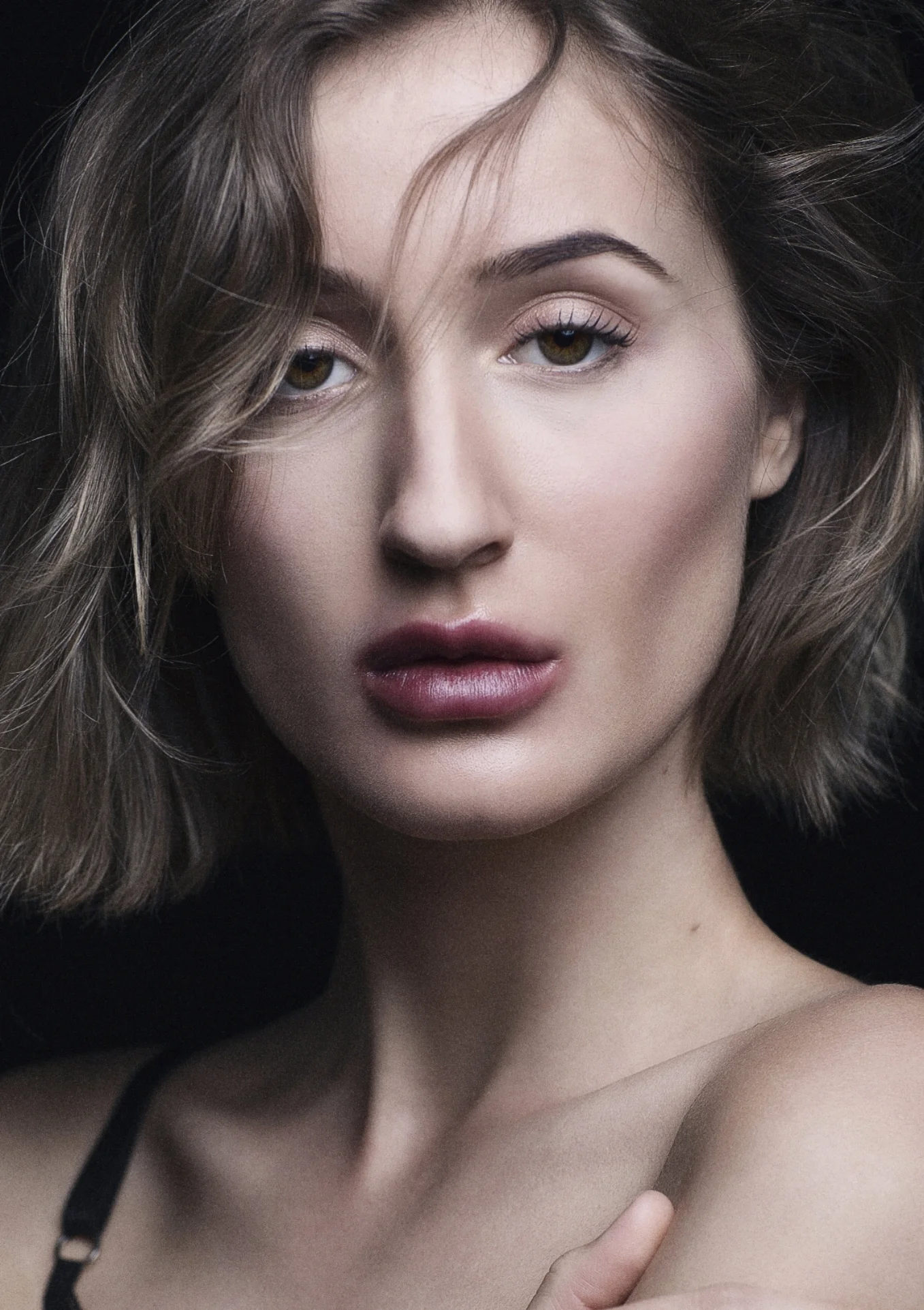 jess6 CROPPED perth makeup artist.jpg