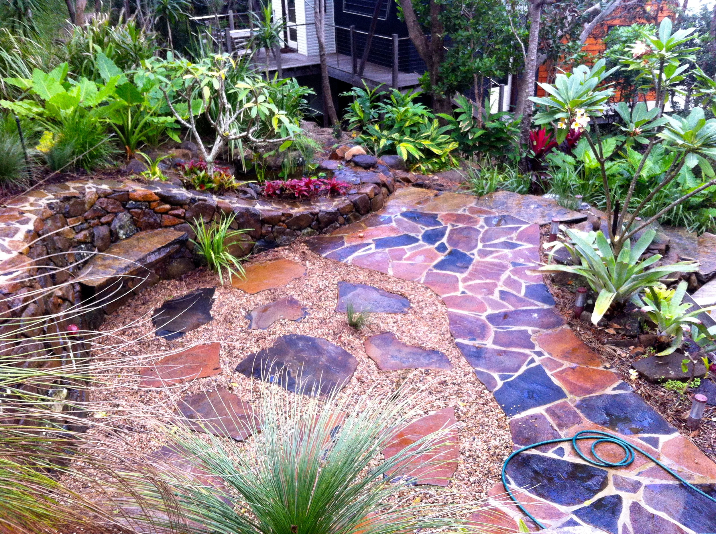 Mimosa Rocks Landscapes - Stonewalls.. Stone masonry.. Stone flagging.. rock walls  - Byron Bay/ Newrybar / Broken Head / Lennox Head / Tintenbar / Bangalow / Federal / Alstonville /2478, 2481