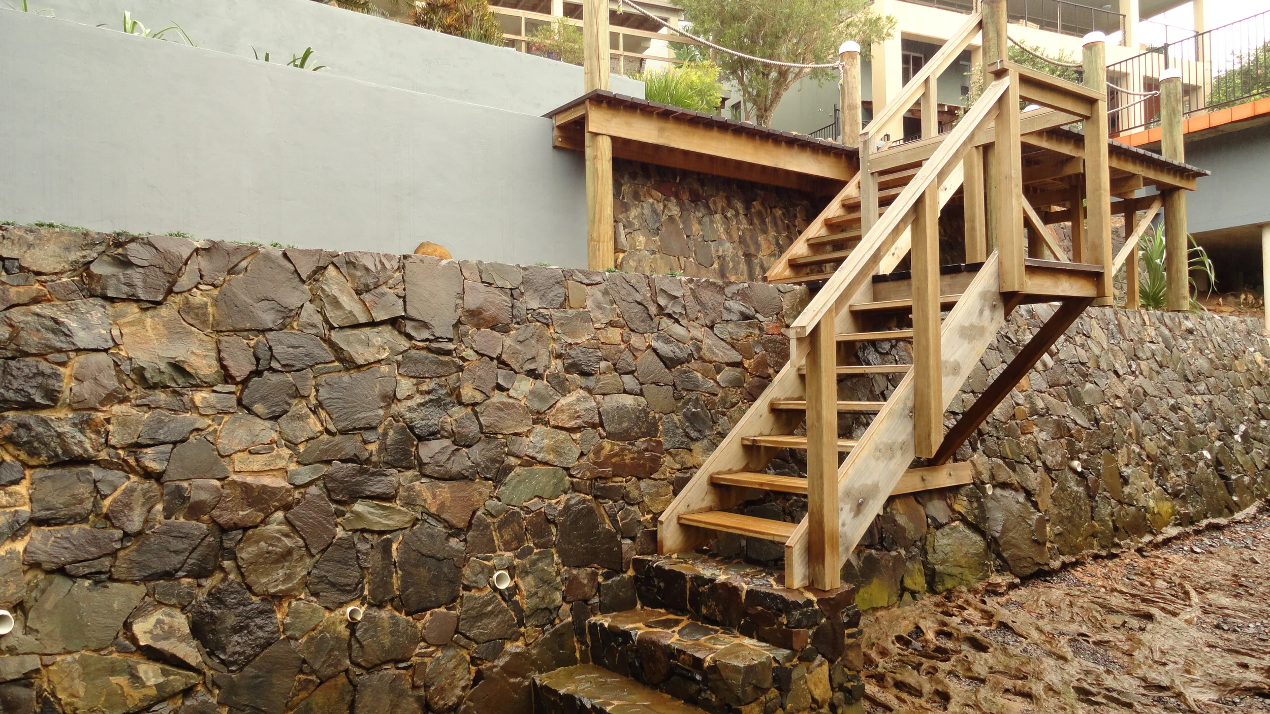 Mimosa Rocks Landscapes - Stone masonry / Stonewalls / retaining walls - Alstonville / Newrybar /Lennox Head / Byron Bay/ Tintenbar / Bangalow / Federal 2478, 2481