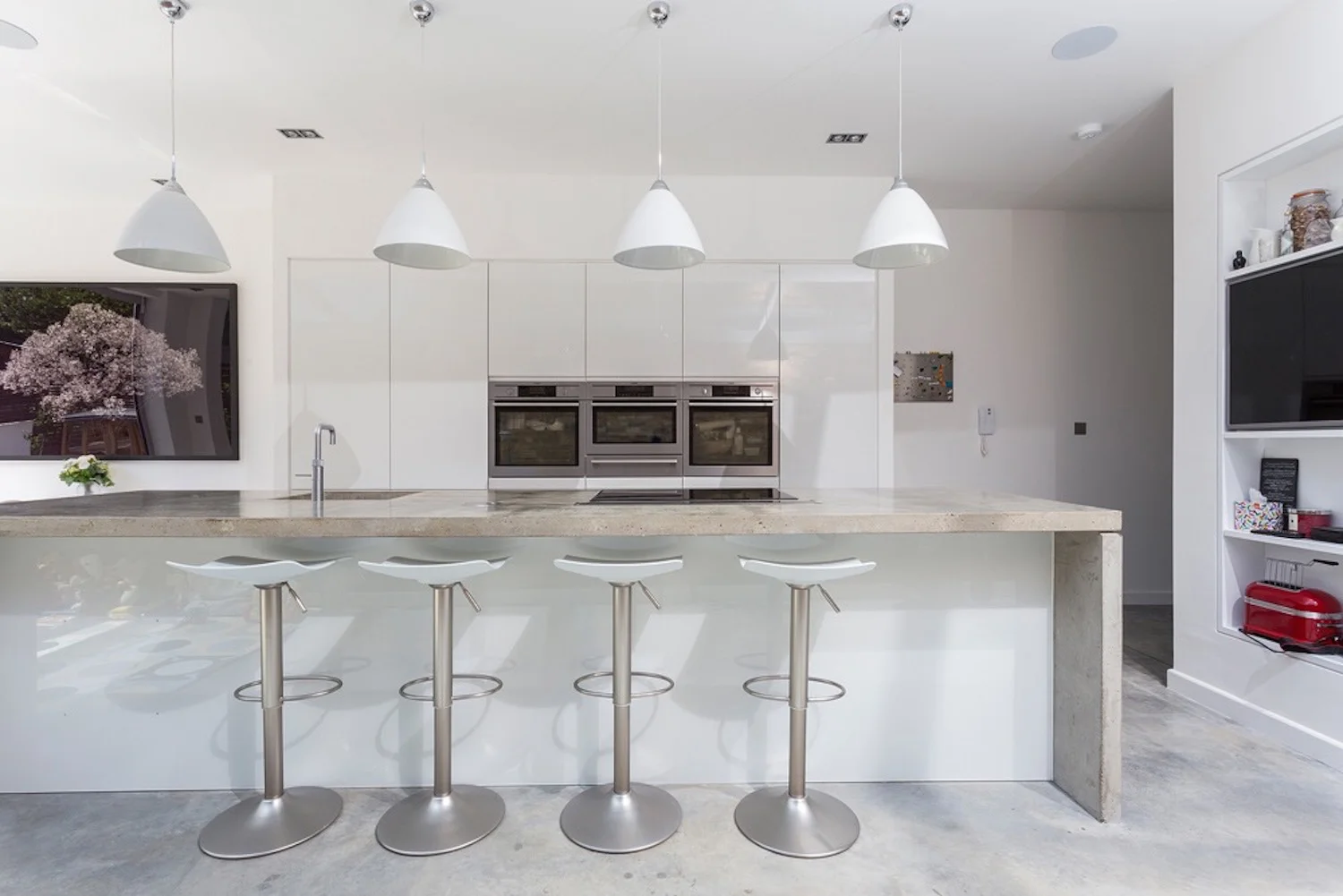 Concrete and white gloss kitchen.jpg