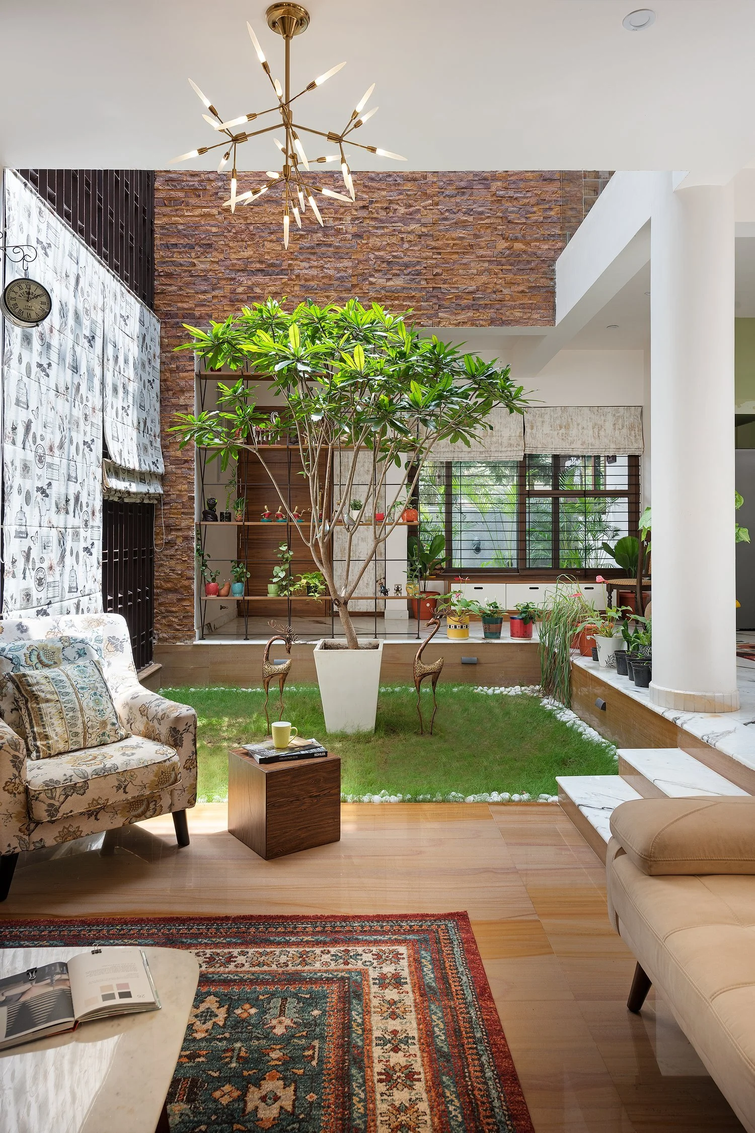 The first courtyard, with the tree and seating