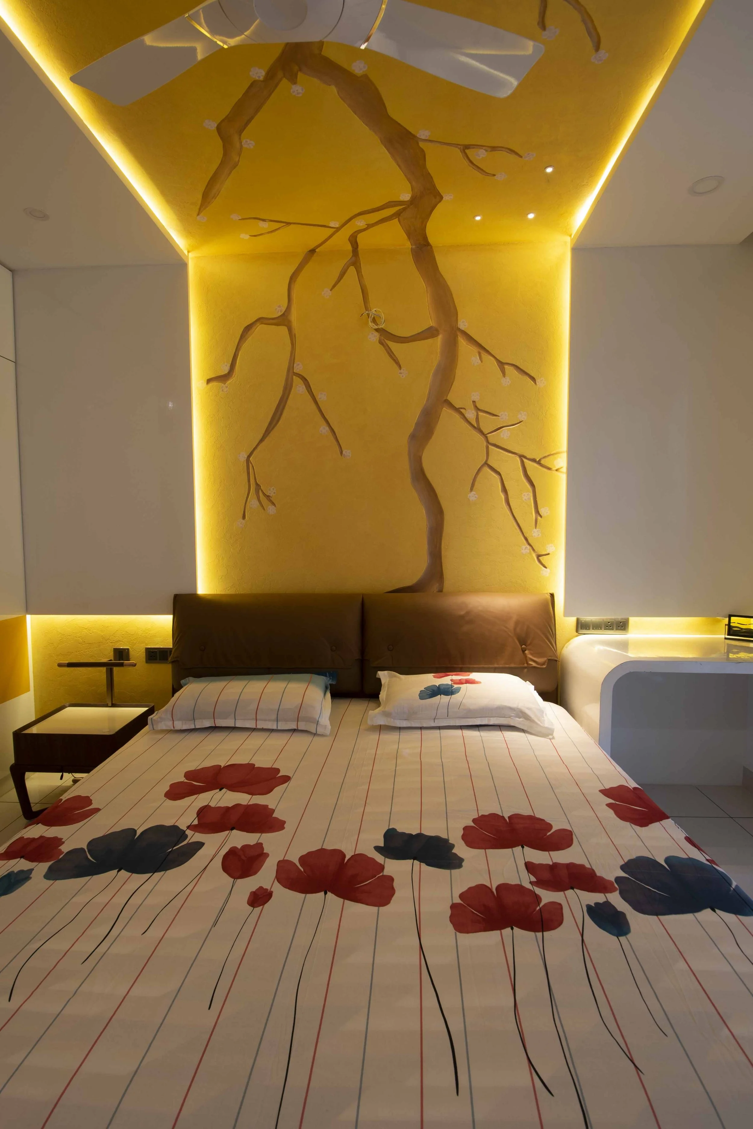 14 Guest bedroom 02.jpg