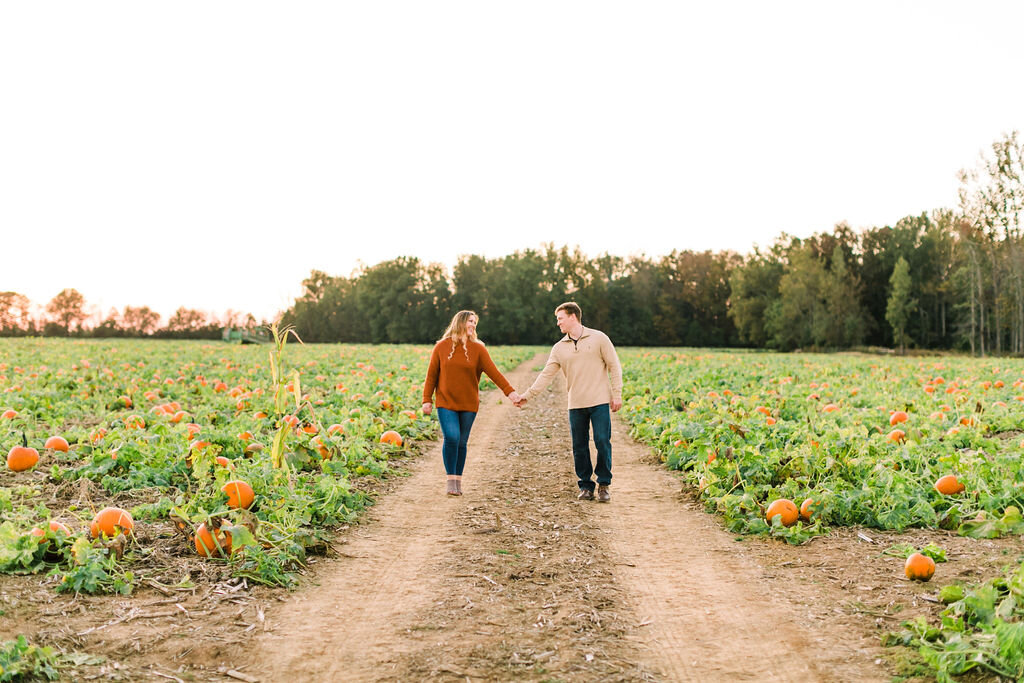 Tennessee+Pumpkin+Patch+Engagement+Photos (30 of 40).jpg