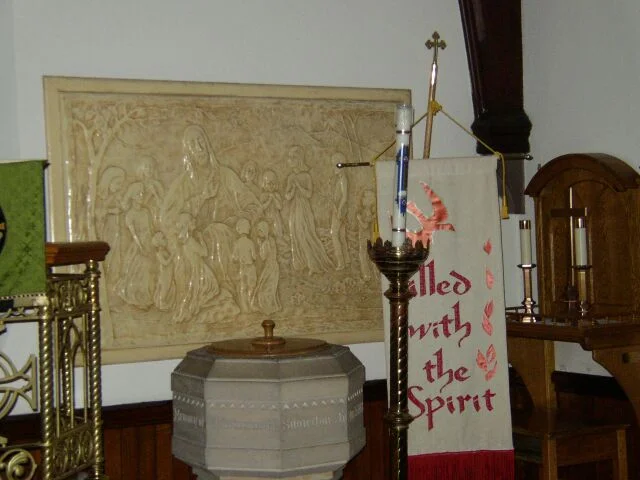 17Baptismal_Font_Nave_RightSide.jpg