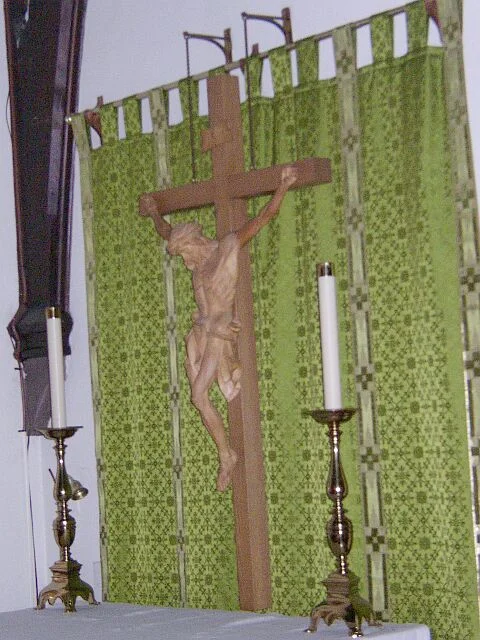 16Nave_Side_Altar.jpg