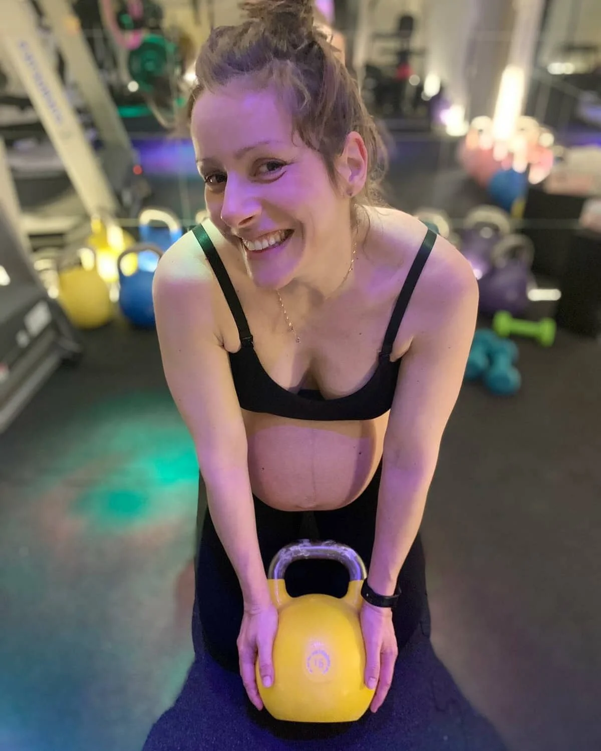 It's happening &hearts;️ 12.2.2020 &hearts;️ #40weekspregnant 
#fitpregnancy
+ 16kg
#MANUvation
#healthypregnancy 
#maternityphotography 
@papirazziii merciiiii for the pictures 🤩 I&hearts;️u