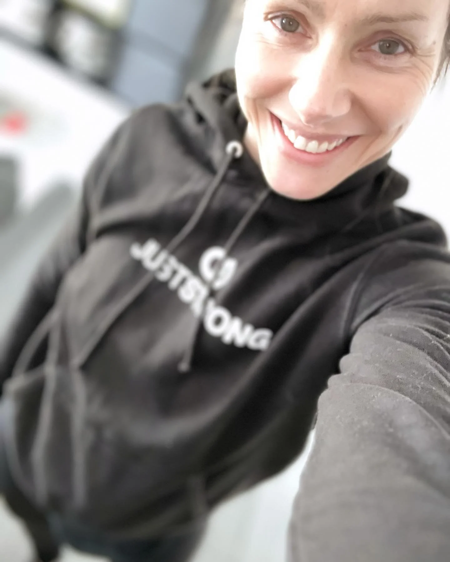 ⭐️ this is me! ⭐️

#stillstrong (still waiting for my 🍁papers 🙈)
#42andstrong (worked hard for all my wrinkles 😬) 
#loveyourself (my body after two kids is not the same anymore)
#thinkpositive (everything&rsquo;s gonna be ok 👌)
#thinkhappybehappy