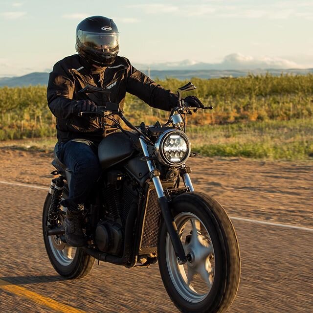Those spring rides!! .
.

@flyracingusa @gmaxhelmets @silverlinefilms .
.
#street #scrambler #flyracing #blackonblack #sunset #filmlife #cruise #blackout #gmax #silverlinefilms #street