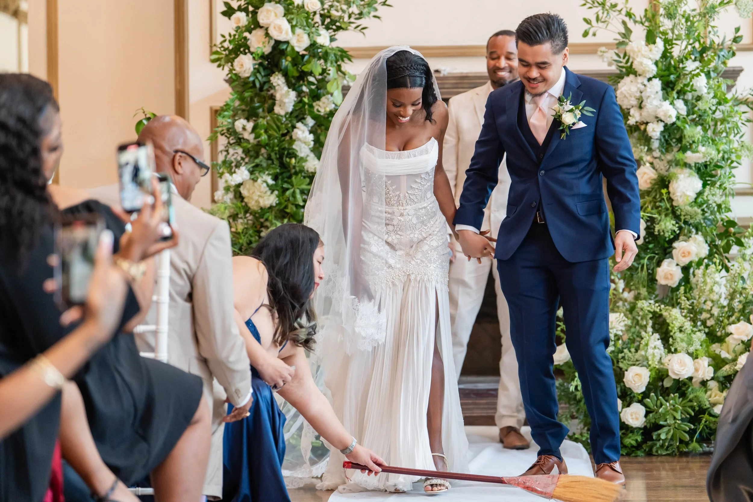The Alexandria Ballrooms - Los Angeles Wedding Photos