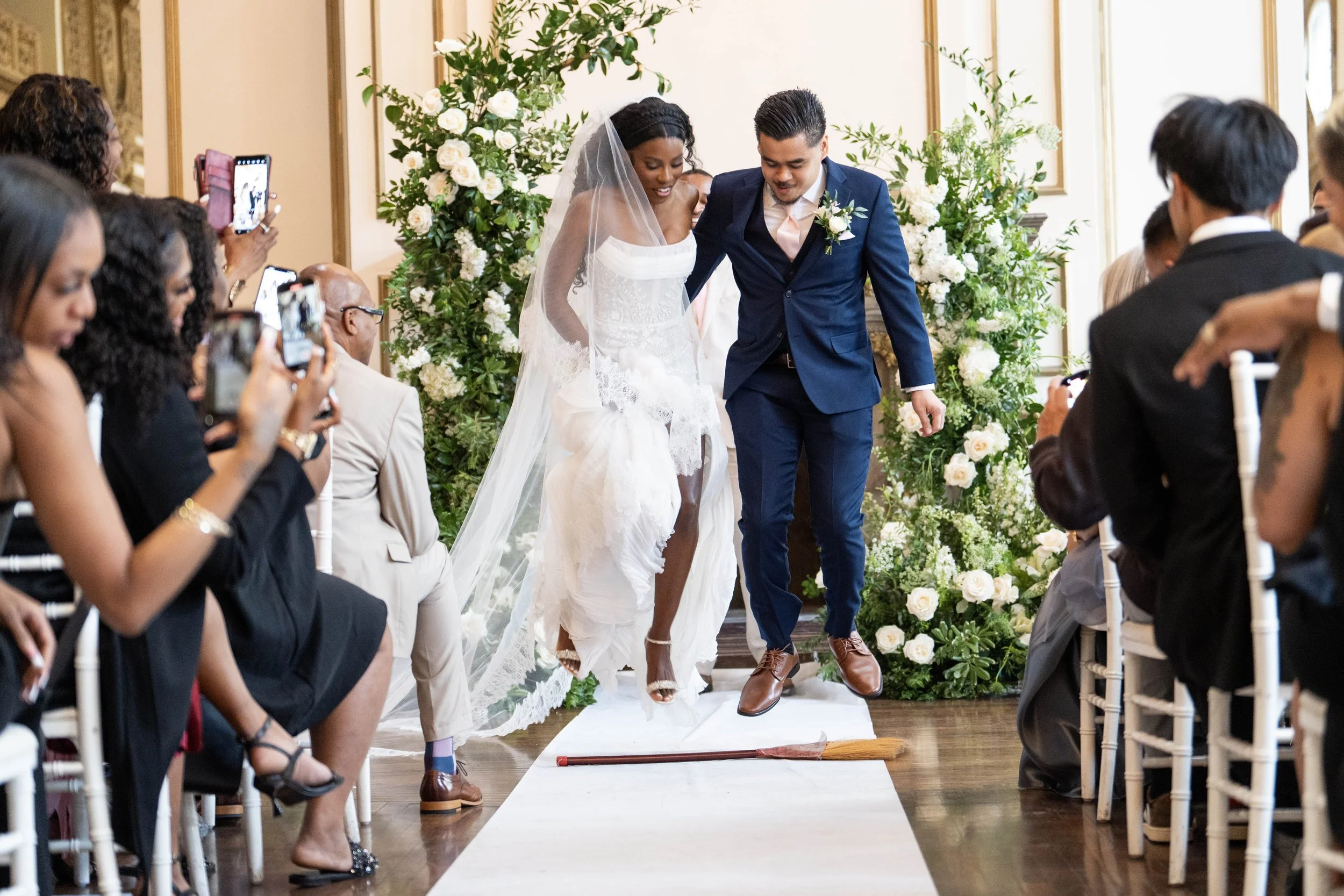 The Alexandria Ballrooms - Los Angeles Wedding PhotosThe Alexandria Ballrooms - Los Angeles Wedding Photos