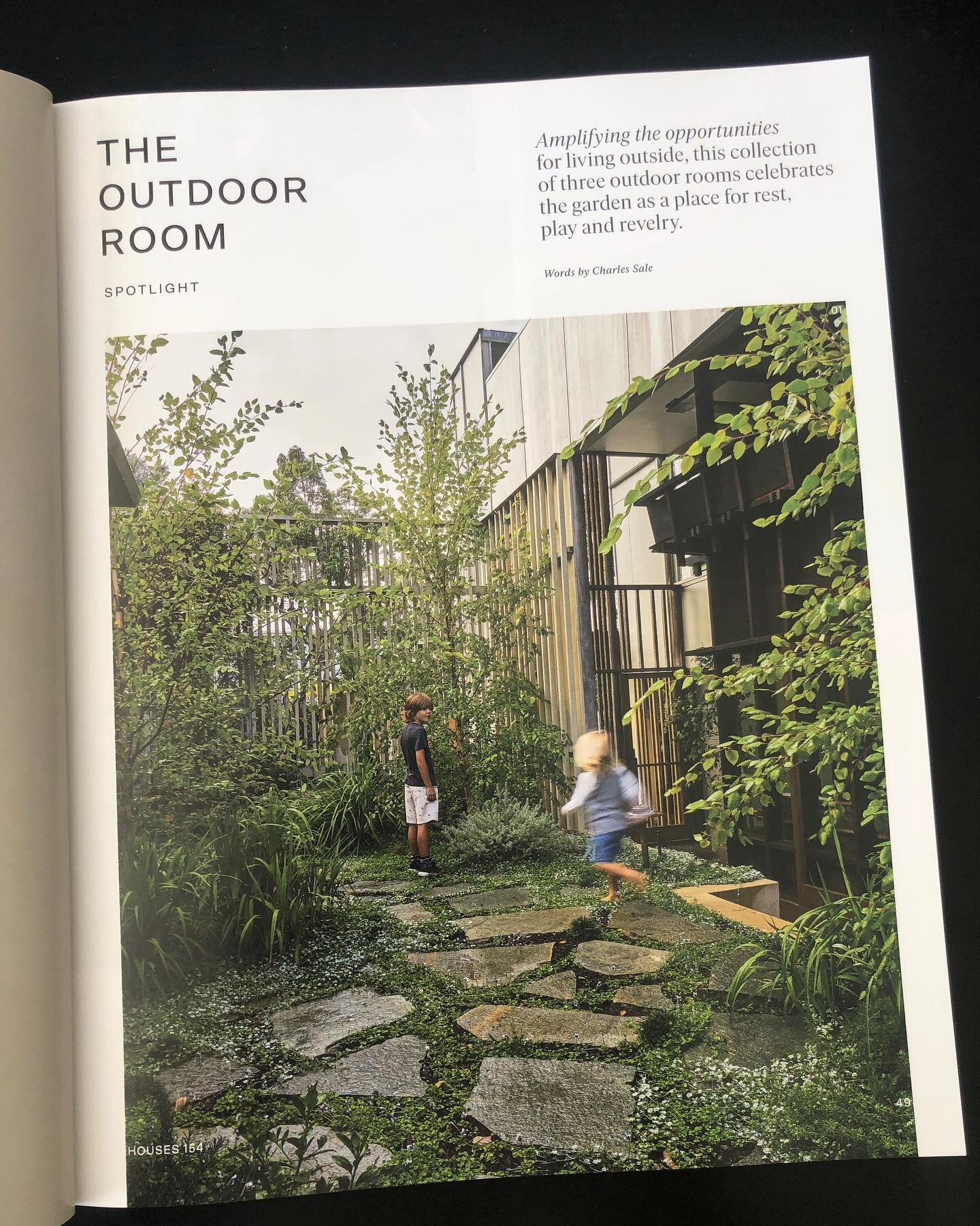 Is lovely to see the Y3 Garden pop up again in print - not the least in my fave @housesmagazine 

Thanks to @alexakempton for making this happen, and to @chuckd666 for the kind words.

Y3 Garden, 2019.

🏠 @partnershill as Donovan Hill 
🌱 @sanctuary