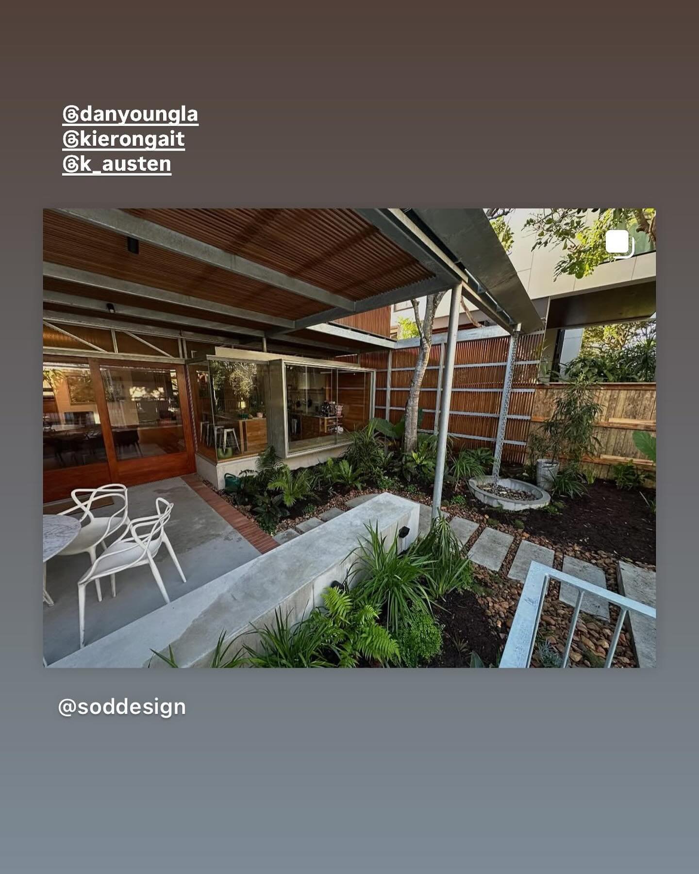 Another great little garden with @kierongait, and with @soddesign expertly managing the logistics of a tricky site.

Established vegetation, new structure and new planting combining for a landscape that offers plenty of flexibility for an evolving fa