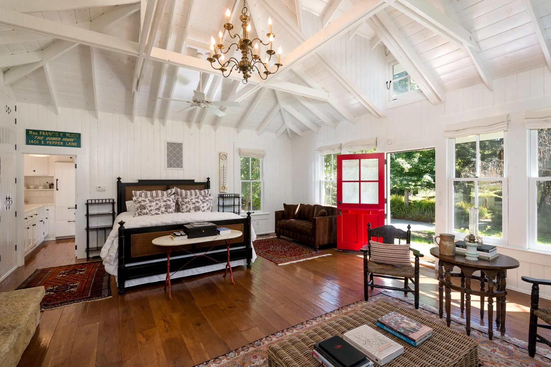 GuestHouse2.jpg