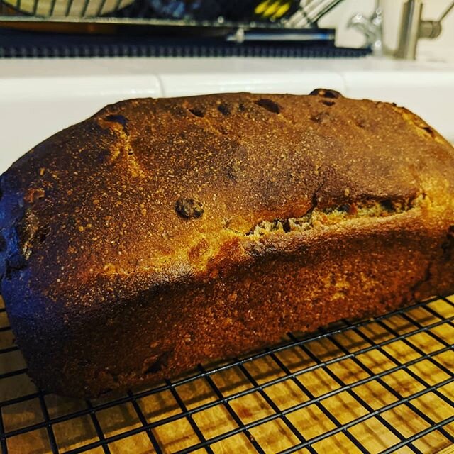 #socialdistancing loaf 2
Whole wheat, walnut, molasses. Ugly but still tasty