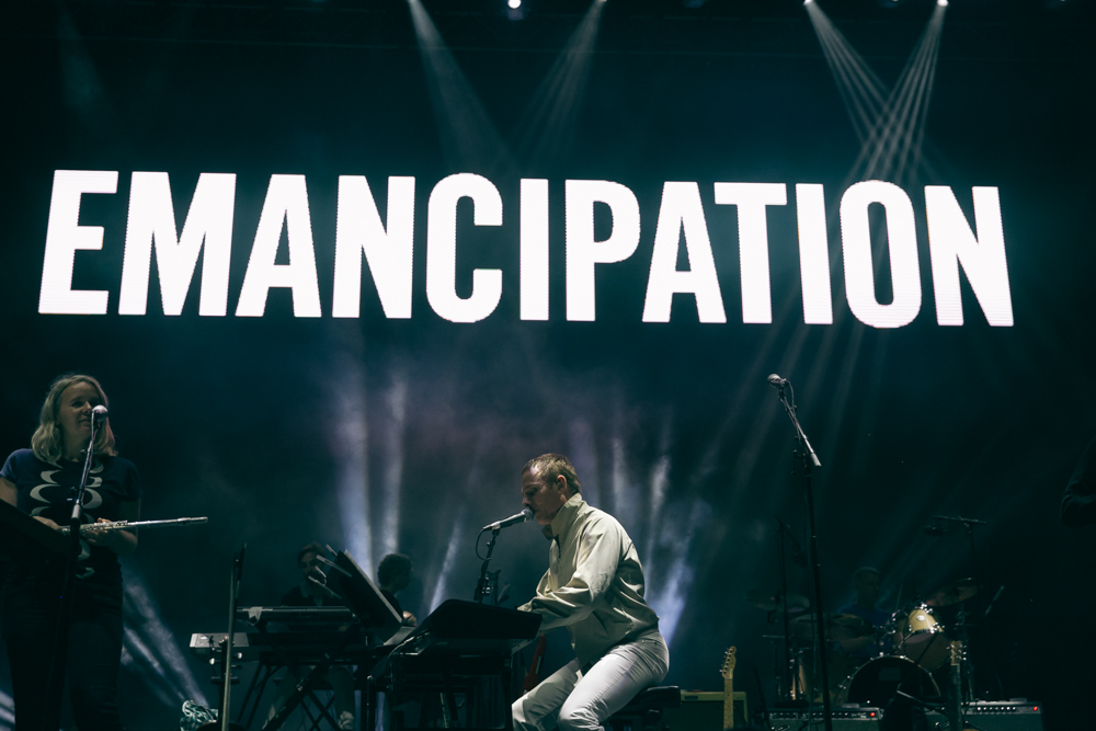 BELLE AND SEBASTIAN PERFORMS AT THE 2015 FYF FESTIVAL IN LOS ANGELES. / PHOTO © KAYLA REEFER, SUSPEND MAGAZINE