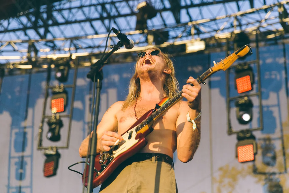 MAC DEMARCO PERFORMS AT THE 2015 FYF FESTIVAL IN LOS ANGELES. / PHOTO © KAYLA REEFER, SUSPEND MAGAZINE