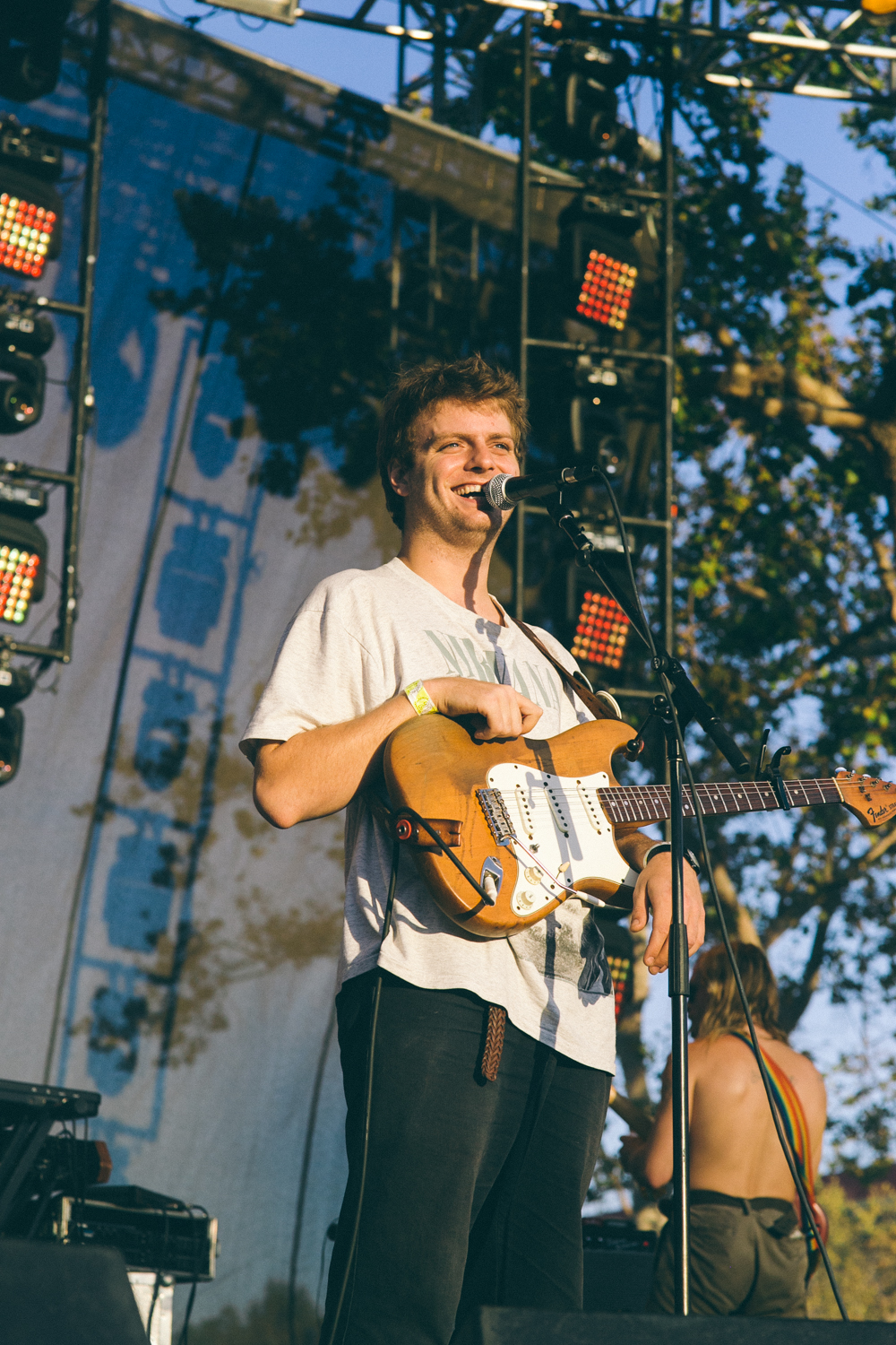 MAC DEMARCO PERFORMS AT THE 2015 FYF FESTIVAL IN LOS ANGELES. / PHOTO © KAYLA REEFER, SUSPEND MAGAZINE