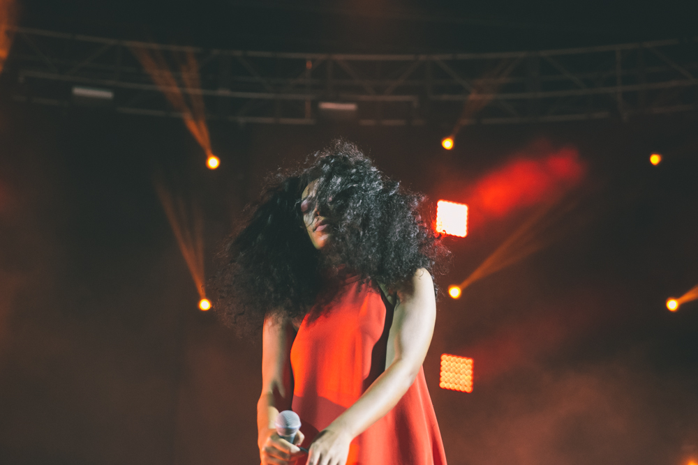 SOLANGE PERFORMS AT THE 2015 FYF FESTIVAL IN LOS ANGELES. / PHOTO © KAYLA REEFER, SUSPEND MAGAZINE