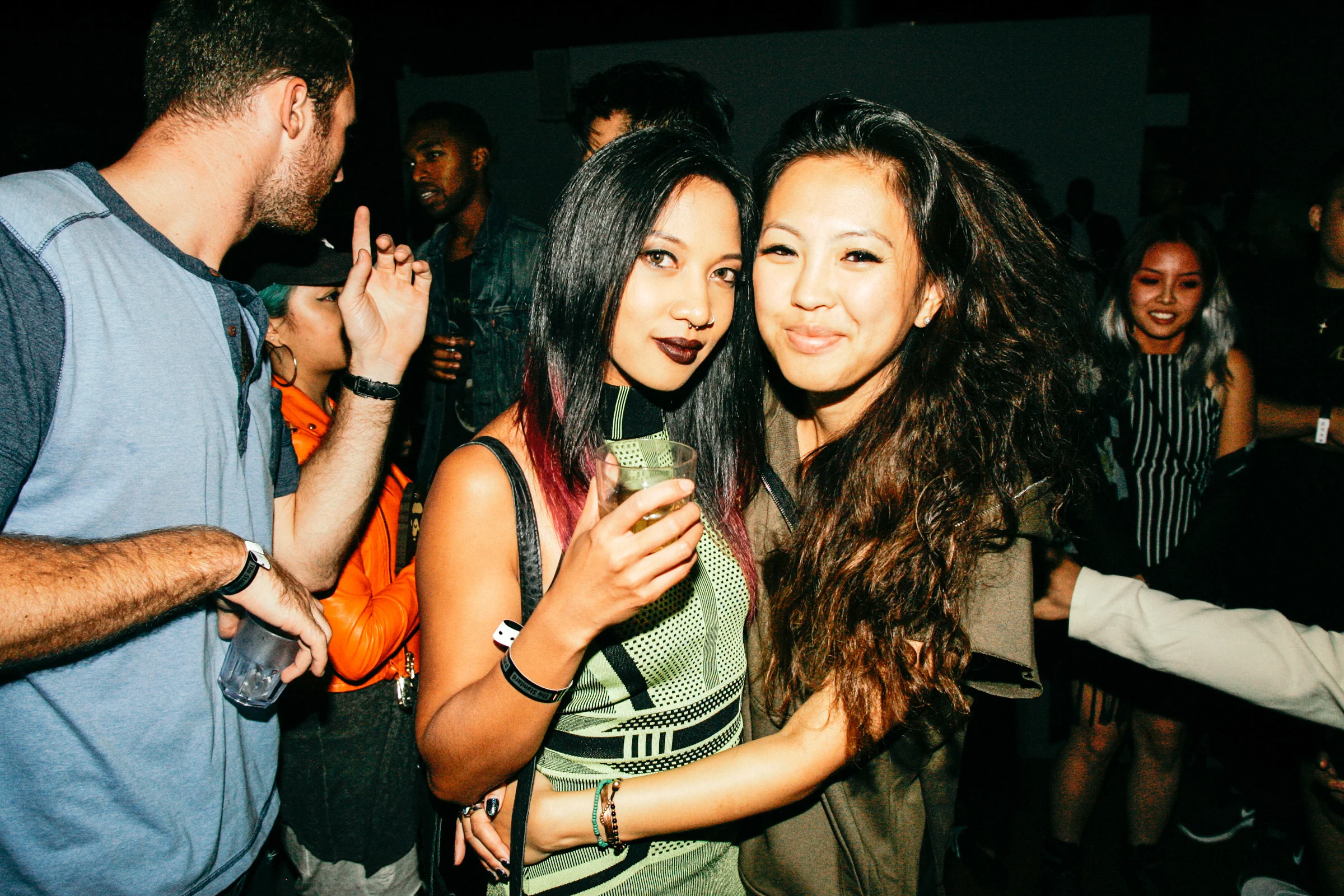 Leslie Corpuz and Diane Abapo at #NIGHTSWIMDTLA (Oct 1) presented by SUSPEND Magazine, HLZ BLZ, DOPE Fairfax, Ladies First Events, and LOVE+MADE. / Photo: © Jonathan Tate for SUSPEND Magazine