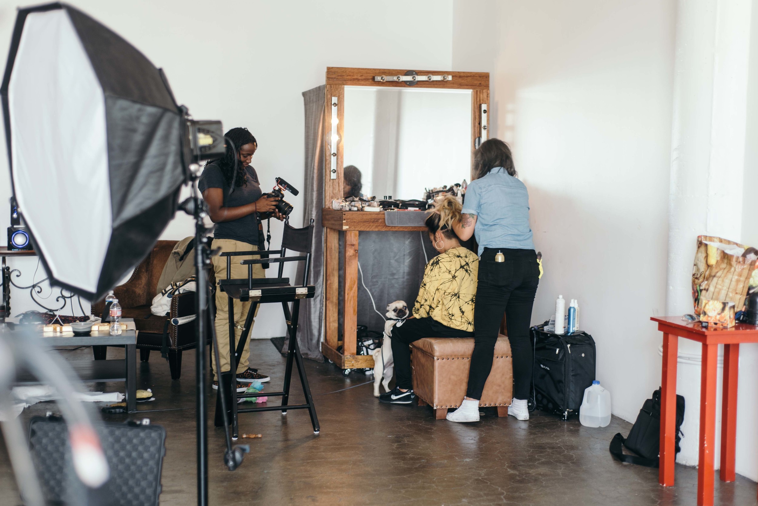  BTS with Miss Lawn at her ISSUE 06 SUSPEND Magazine cover photoshoot. / Photo: © Diane Abapo for SUSPEND Magazine. 