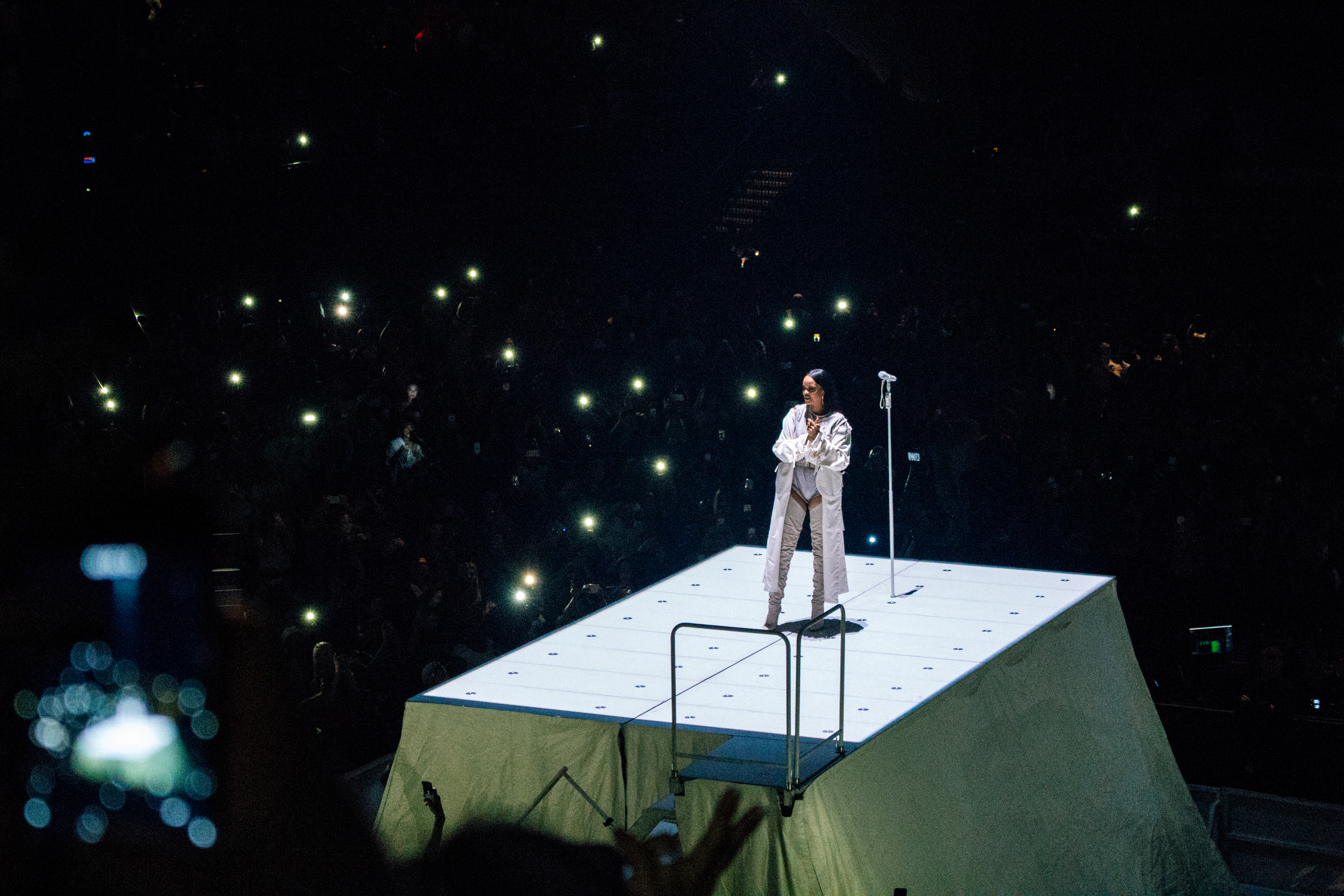  Rihanna at The Forum (May 3). / Photo: © Diane Abapo for SUSPEND Magazine. 