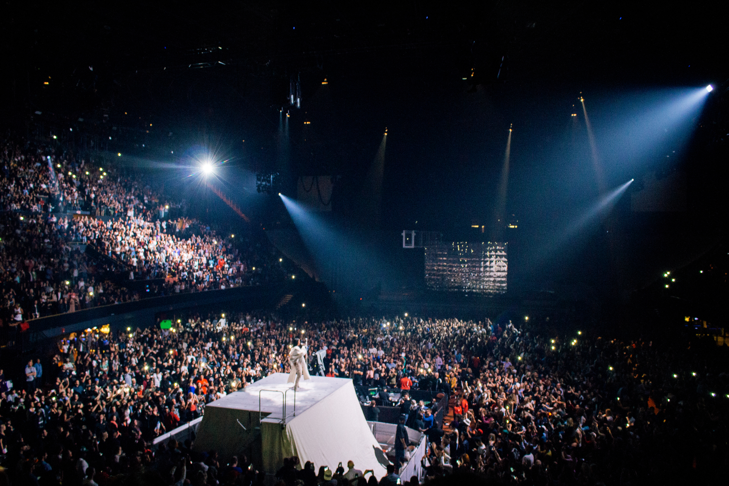  Rihanna at The Forum (May 3). / Photo: © Diane Abapo for SUSPEND Magazine. 