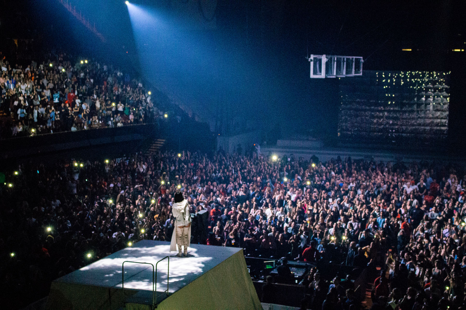  Rihanna at The Forum (May 3). / Photo: © Diane Abapo for SUSPEND Magazine. 