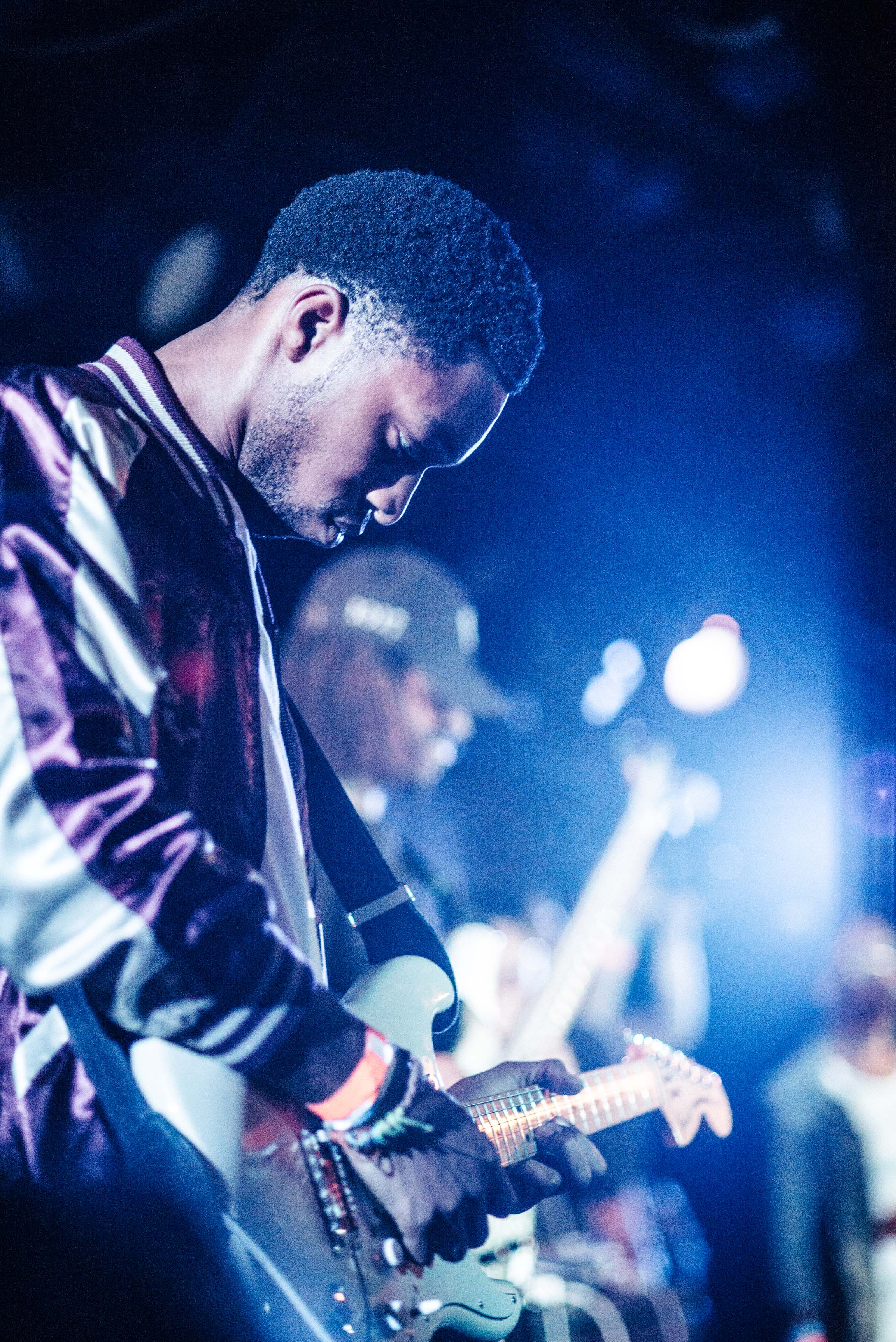  Julian Bell performs with Smino at Lyric Theater (June 7). / Photo: © Diane Abapo for SUSPEND Magazine 