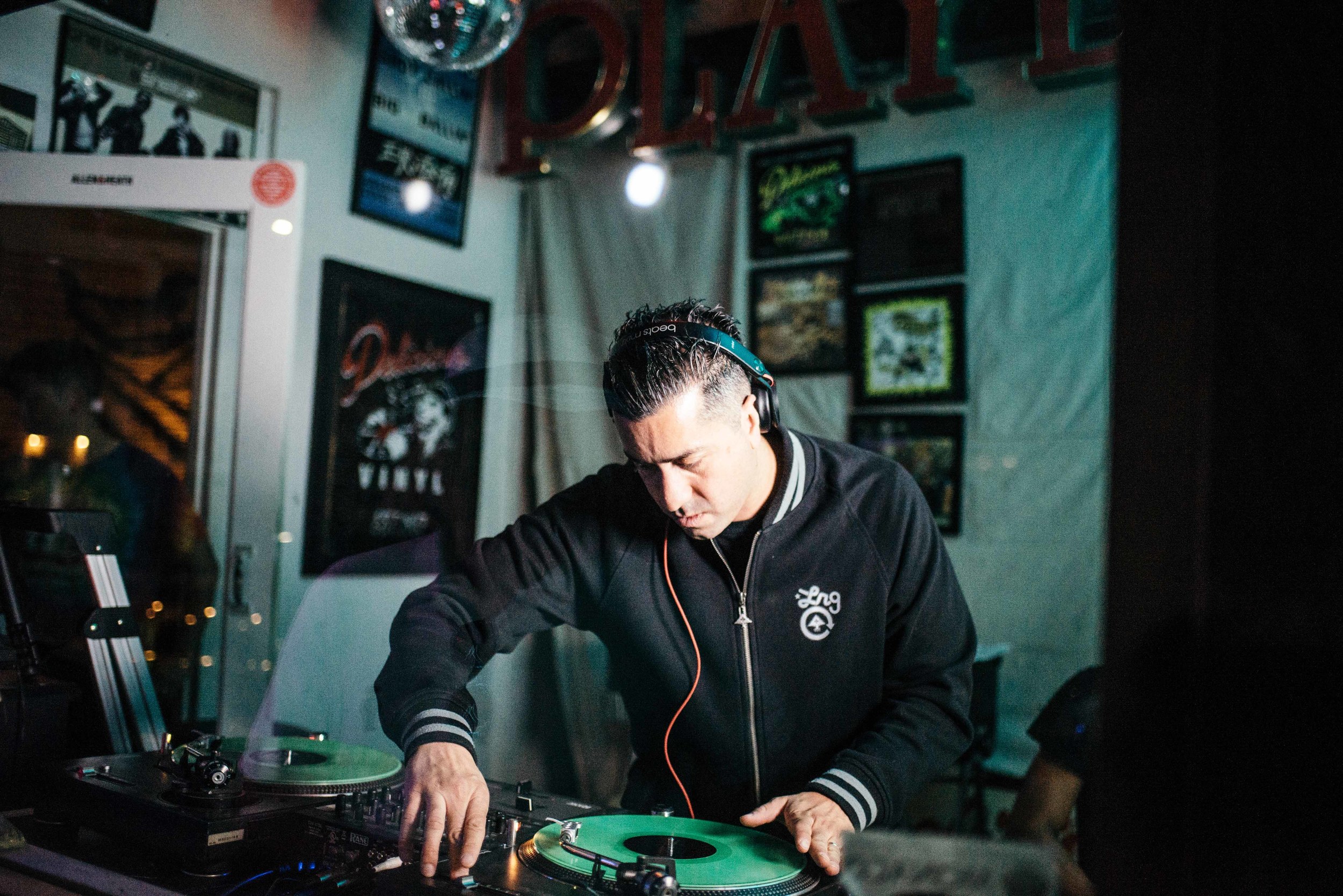  ASIF "Transit Transmission" Sighting Exhibition at Delicious Pizza &nbsp;by Rich Cofinco (Jube 25). Pictured: DJ Melo-D of Beat Junkies.&nbsp;/ Photo: © Diane Abapo for SUSPEND Magazine 