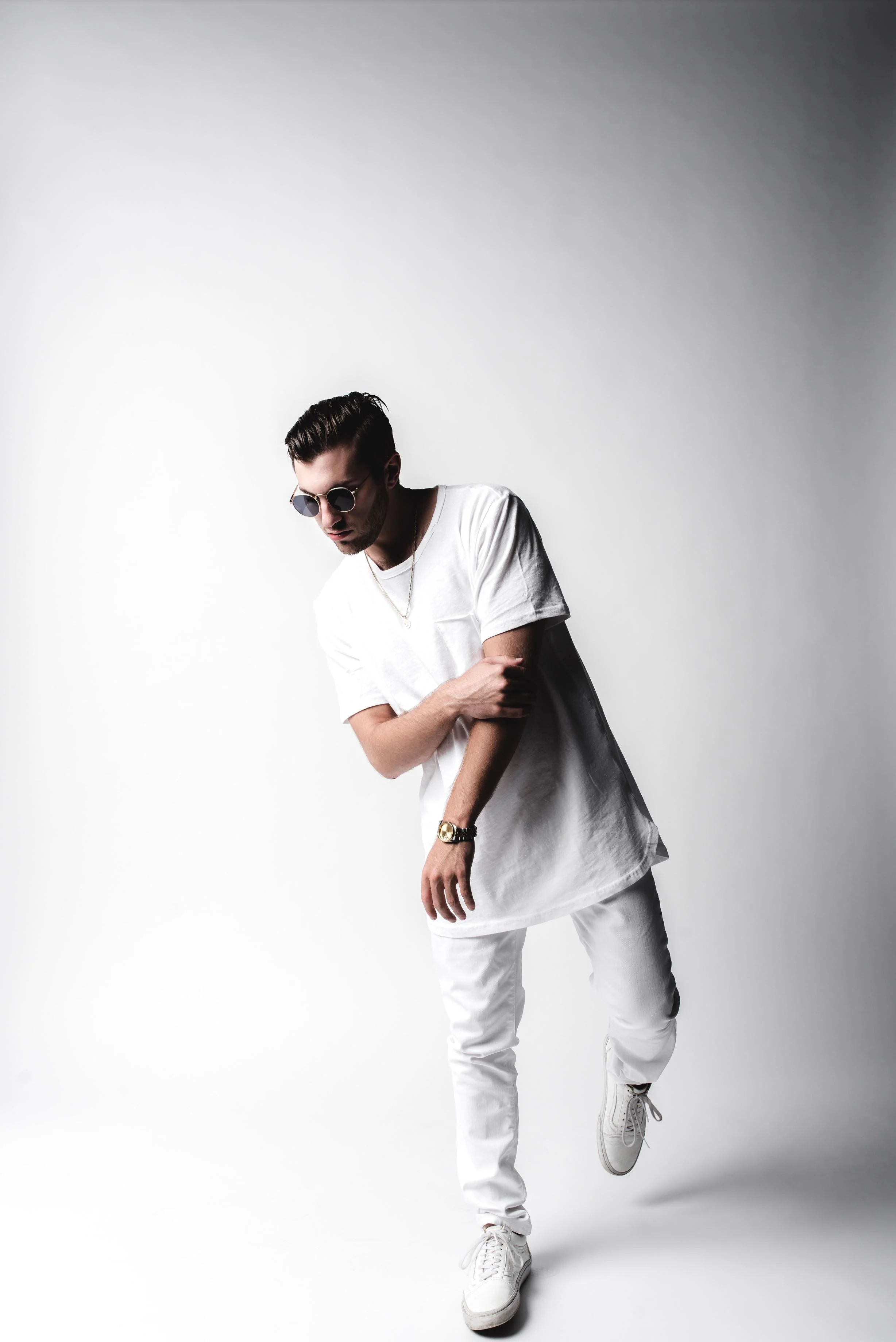 Gino releases new single, "U&I," prod. by wxve