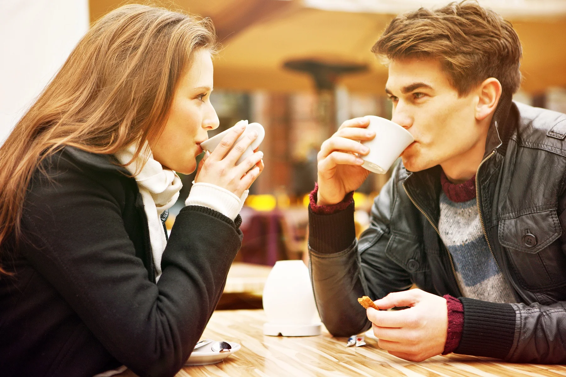 Are you dating an emotionally unavailable man?