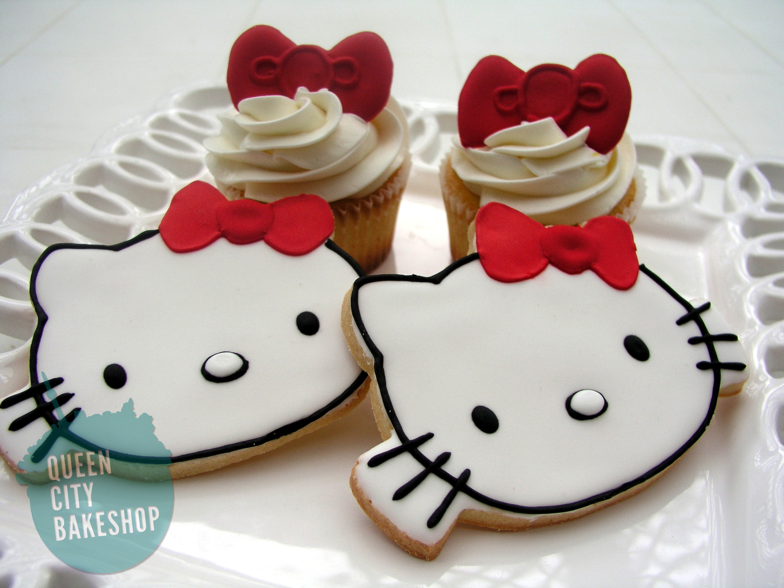 Hello Kitty Cookies and Cupcakes