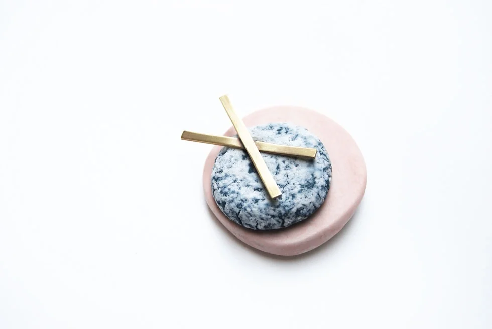 Brooch. Porcelain and brass. 2014