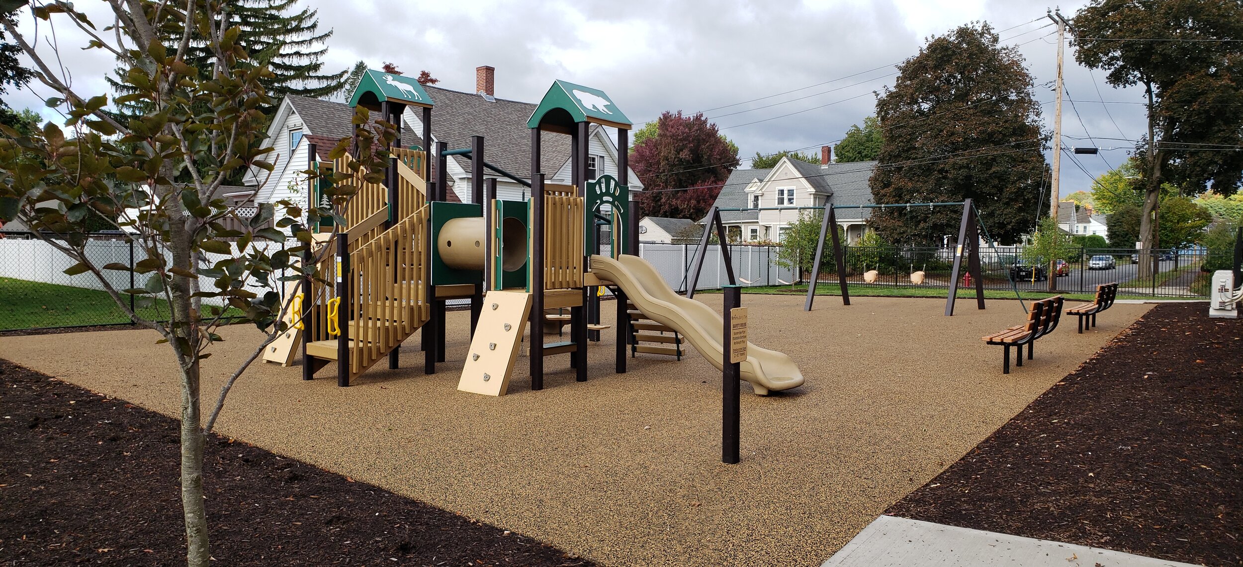 Mosely Street Apartments Playground 4.jpg