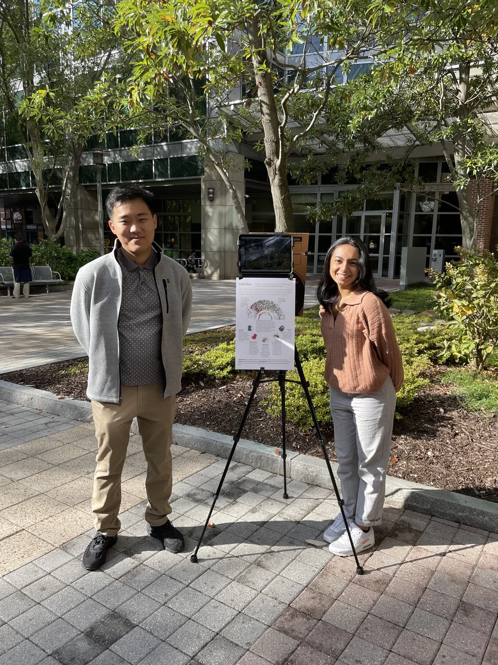  Michael Zhou (L) and Shruti Vedula (R) 
