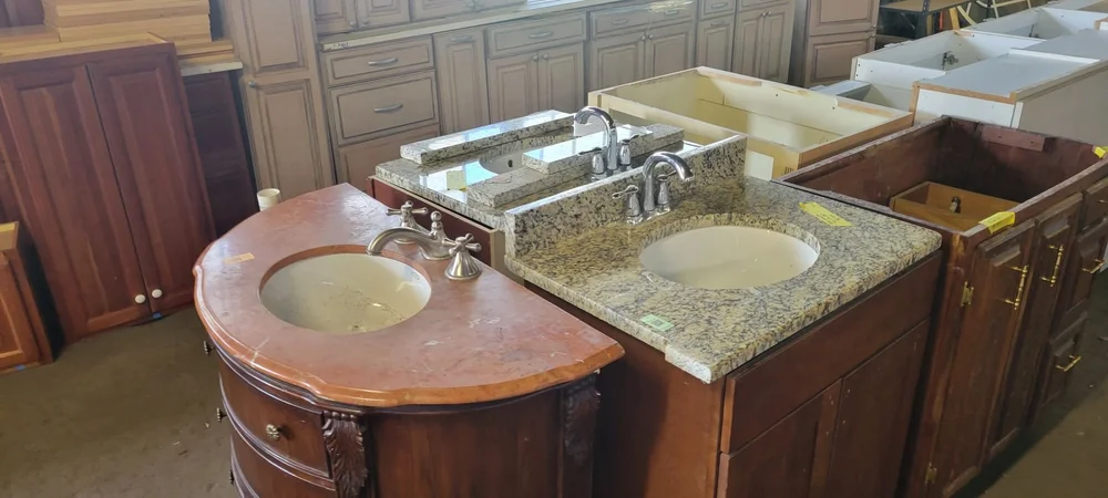  Exploring deconstruction material circularity through recovery and building material reuse at the Lifecycle Building Center. Photo: Zachary Starbuck 