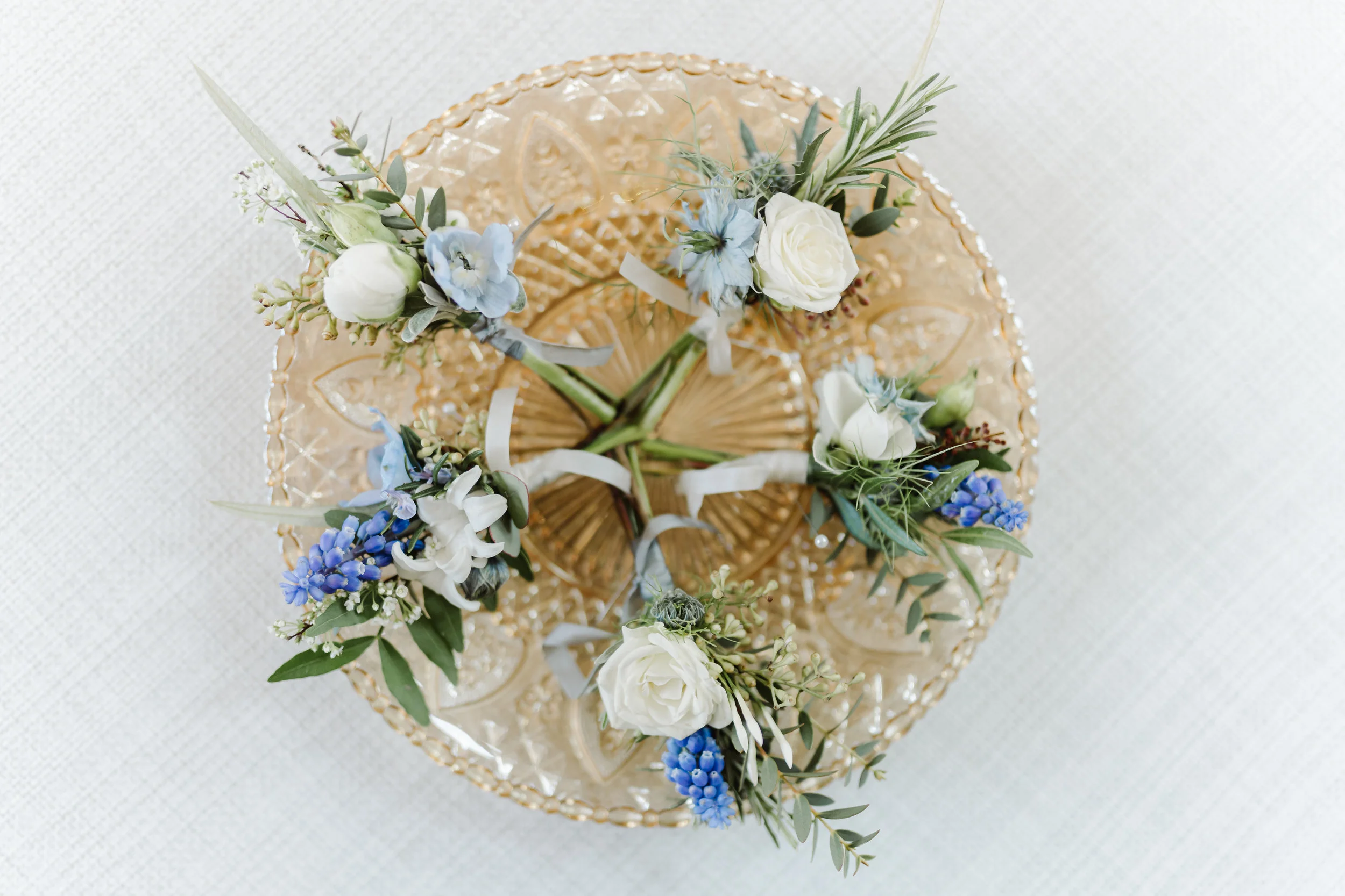 Blue &amp; White buttonholes