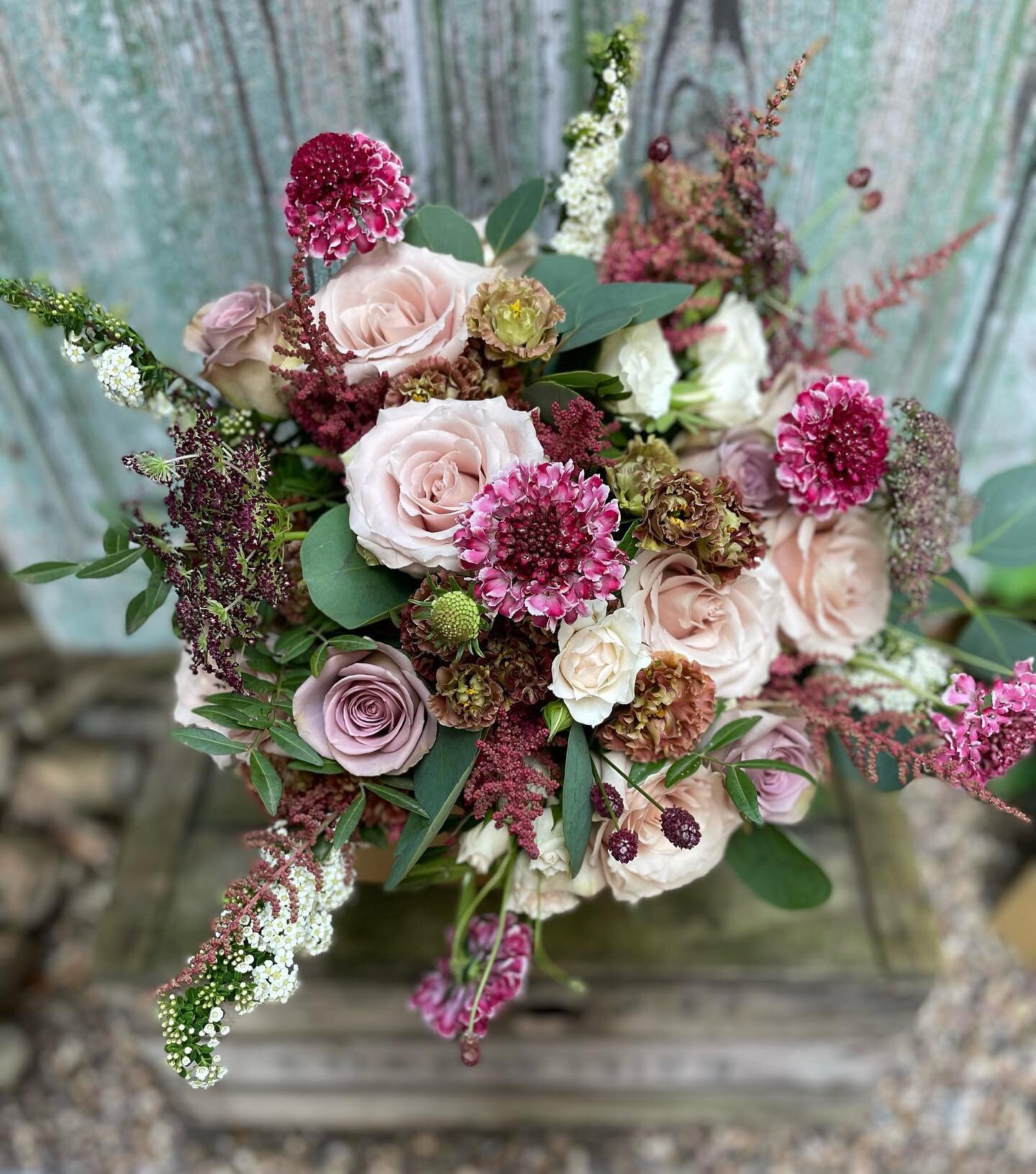 Beautiful blush and plum, one of my favourite colour palettes full of deliciousness and one to remember someone so loved and cherished 🌸
-
-
-
-
-
-
#willowandthyme #flowersofinstagram #beautifulblooms #blushandplum #flowerstoremember #sayiloveyou