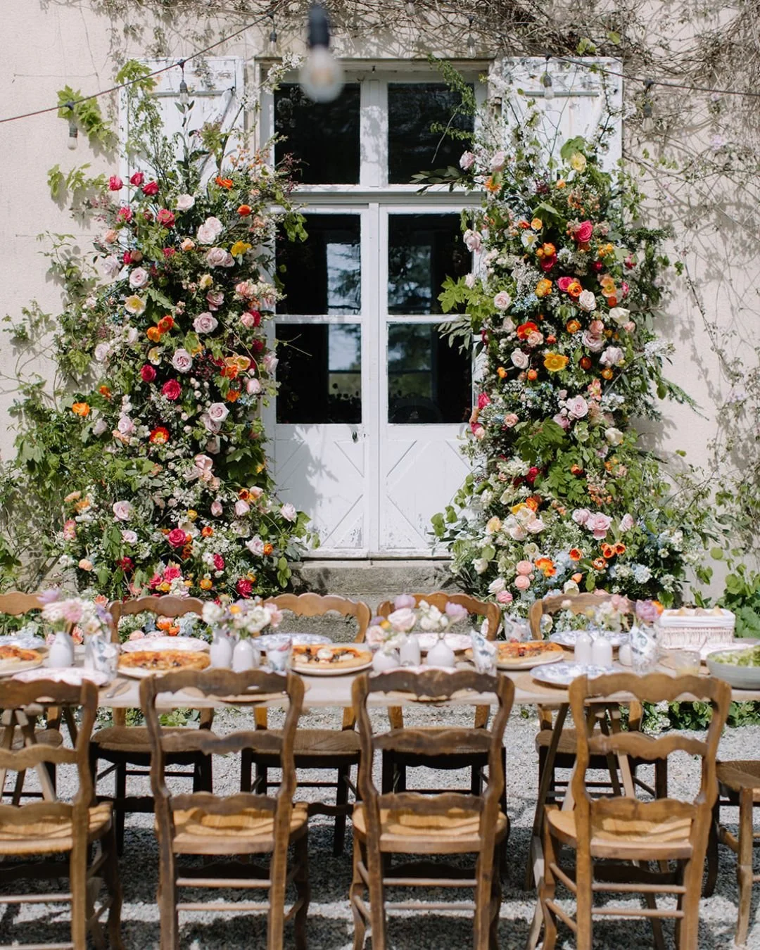 A little throwback to a creative trip to France🌿 All organised by the fabulous, inspiring, kind and wonderful Liz @blueskyflowers &amp; @markhoweflowers 🙏

This was a few years ago but it still holds a very special place in my heart. The time was s