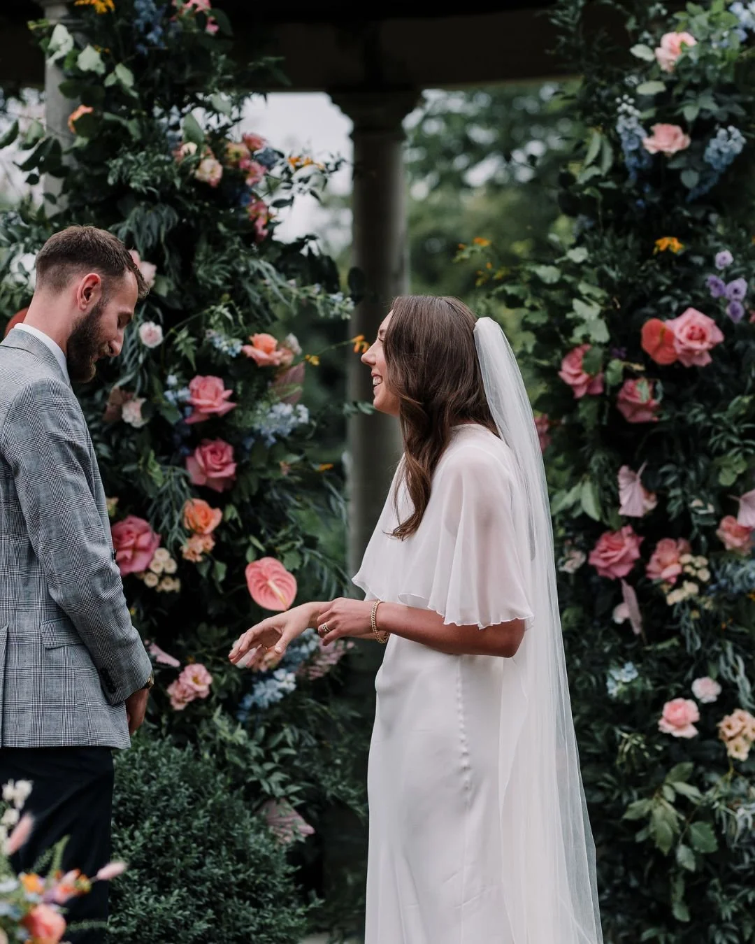 Flowers for weddings, celebrations and everything in between 🌸

From relaxed, countryside &ldquo;I&rsquo;ve just picked these&rdquo; bouquets to full floral installations, statement arches and thoughtful tablescapes &mdash; we create flowers that fe