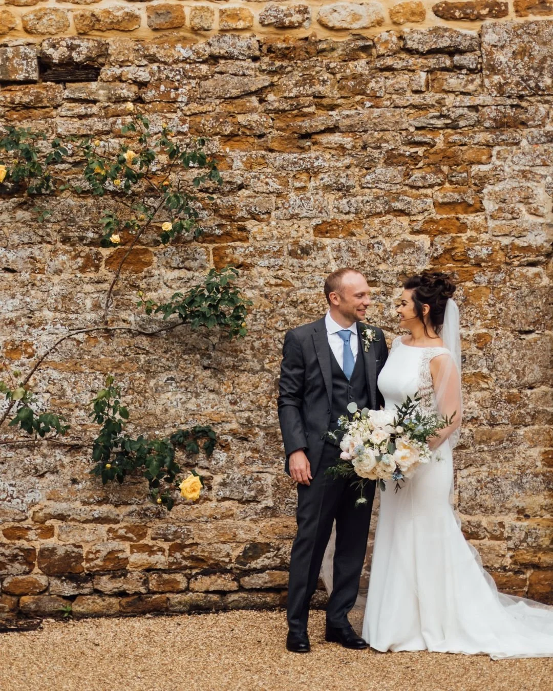 Introducing a little bit of soft Spring colour to the feed, and I am loving these creamy roses paired with delicate blooms. There&rsquo;s something so lovely about introducing those early spring/summer flowers &mdash; full of movement, freshness and 