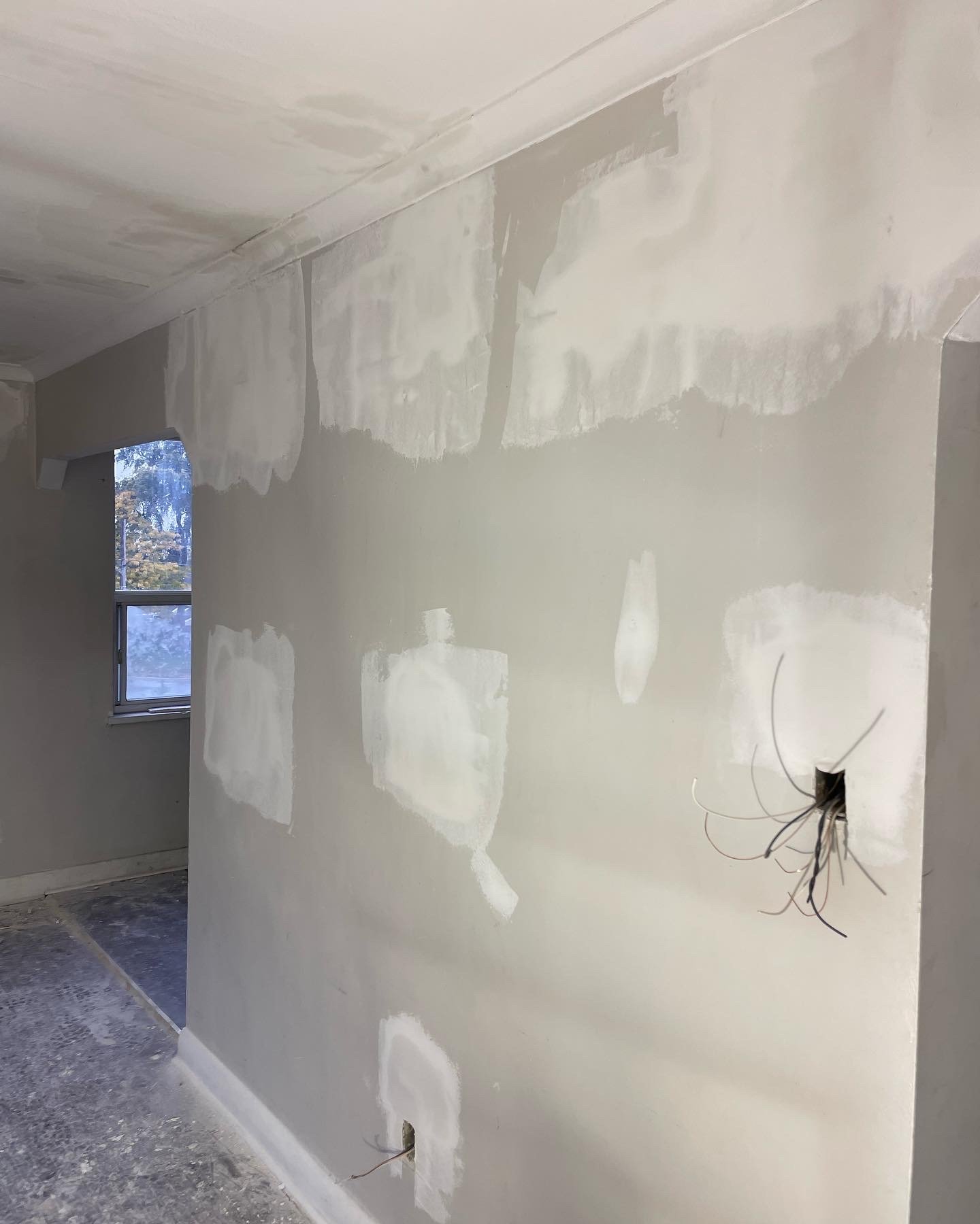  Living room, before renovations 