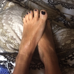 happy, shiny feet