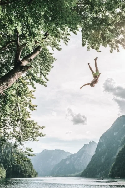 flying or falling? thanks to @julianpaul for this extraordinary image
