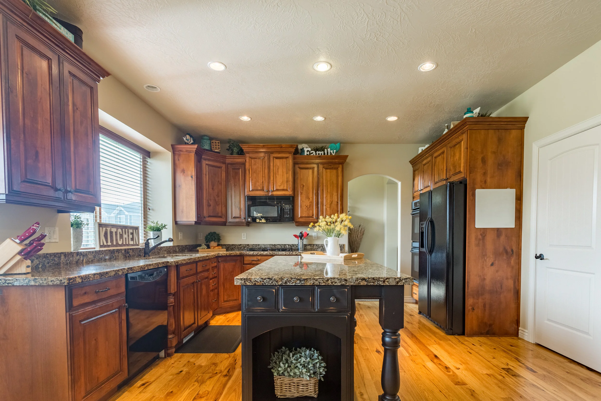 CrestHome-9421-HDR.jpg