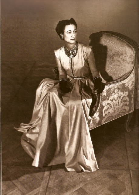 duchess-of-windsor-in-platinum-dress.jpg