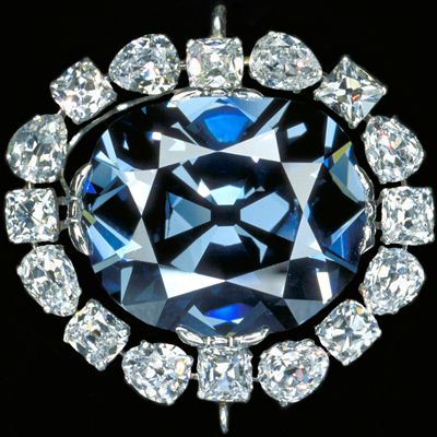  The Hope Diamond 45.52 carat blue diamond surrounded by white diamonds.&nbsp; 