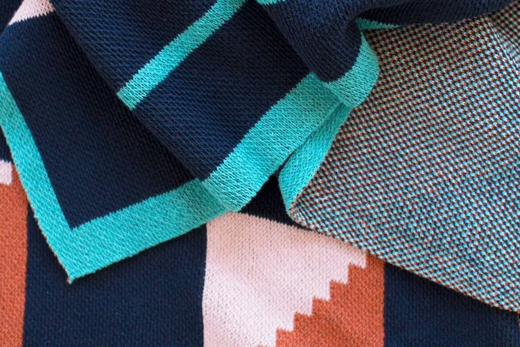 medium_DittoHouse_ModernColorsThrow_10.jpg